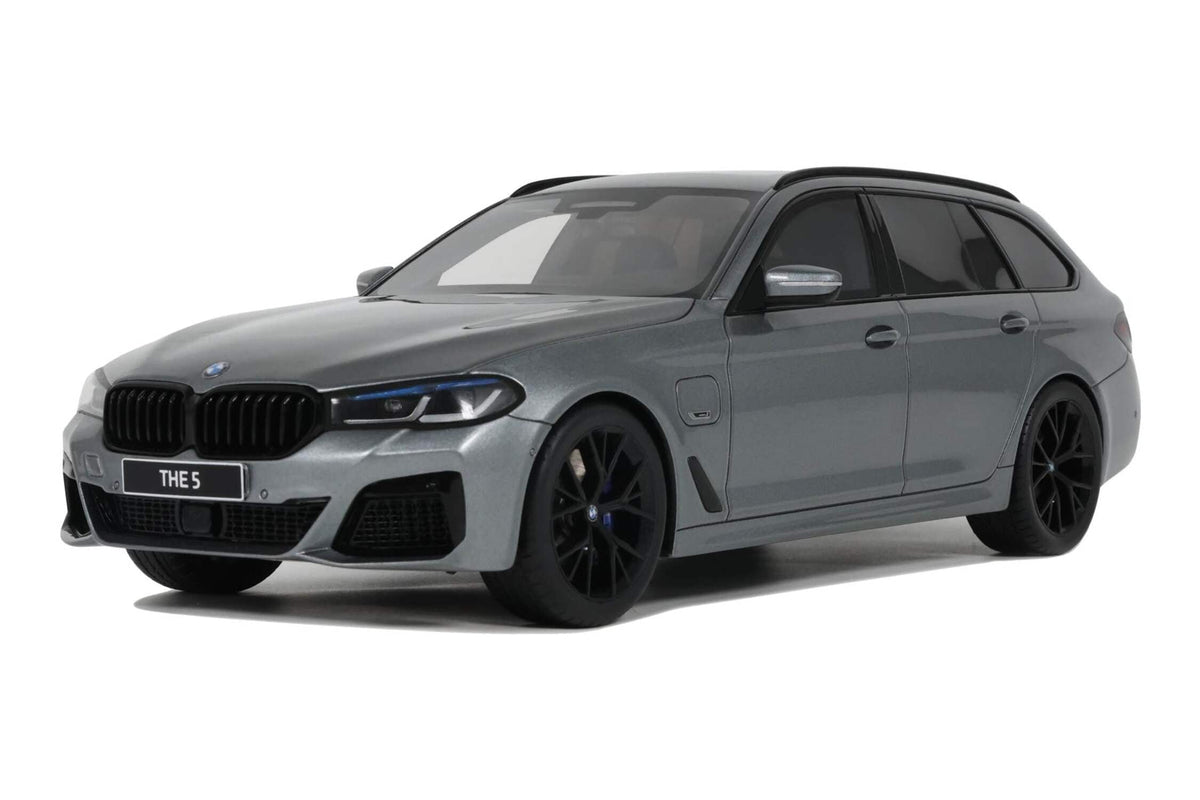 2023 BMW 530E XDrive M Silver Metallic 1/18 Model Car by GT Spirit