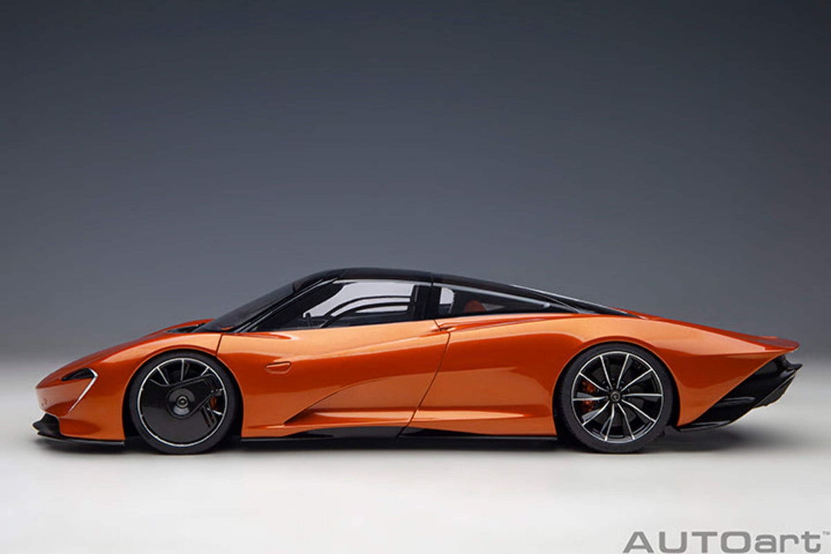McLaren Speedtail Volcano Orange Metallic with Black Top and Suitcase Accessories 1/18 Model Car by Autoart