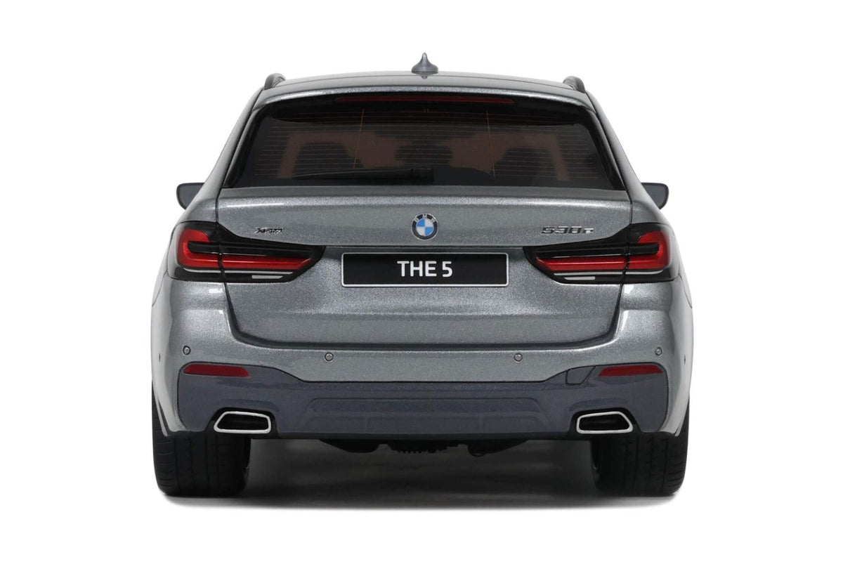 2023 BMW 530E XDrive M Silver Metallic 1/18 Model Car by GT Spirit